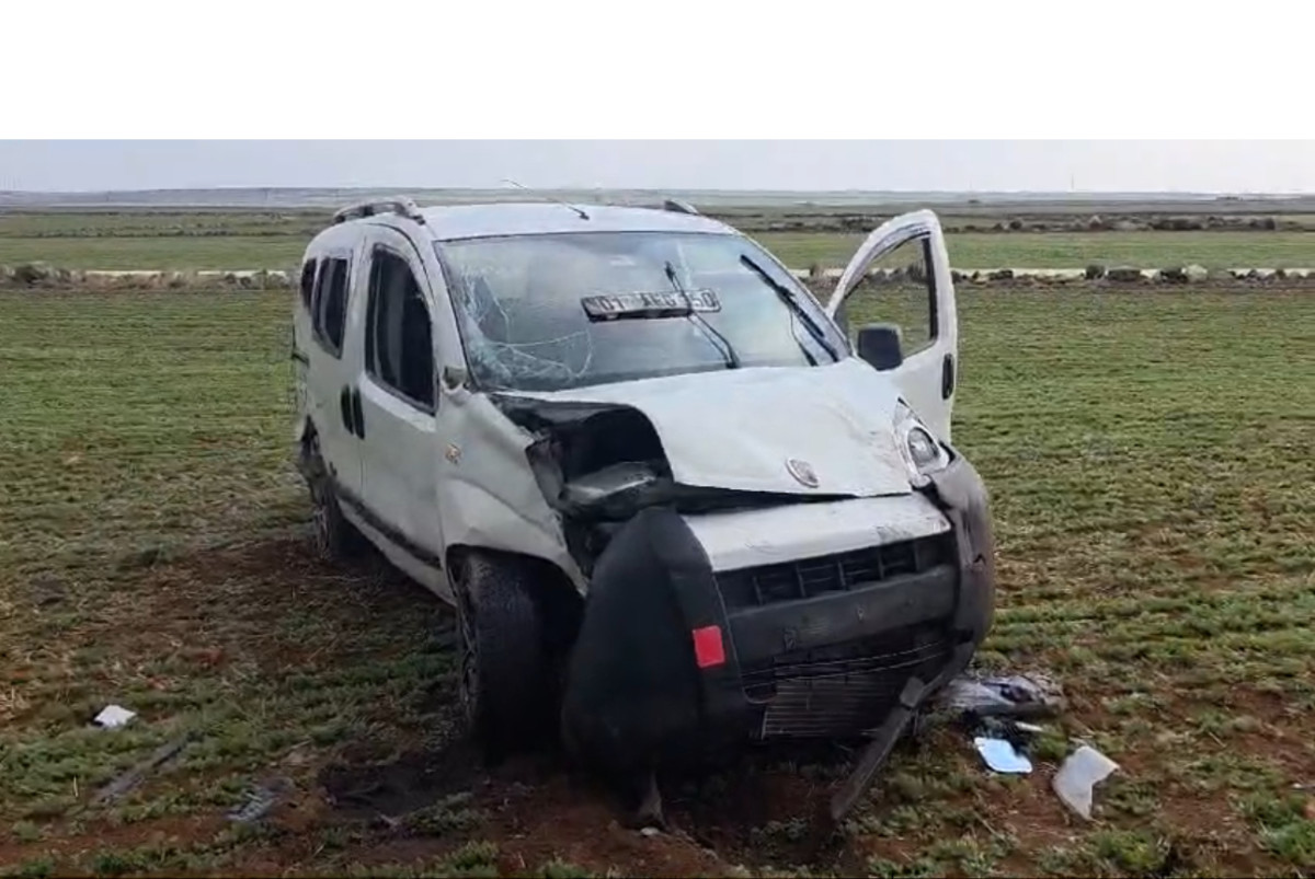 Siverek’te Hafif Ticari Araç Devrildi: 1 Ölü, 2 Yaralı